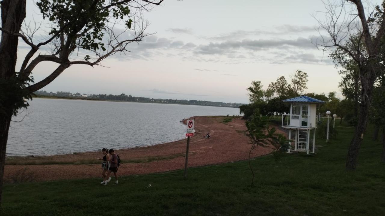 Las Rosas- Centro De Federacion- 3 Cuadras De La Playa- Solo Con Sena Екстериор снимка